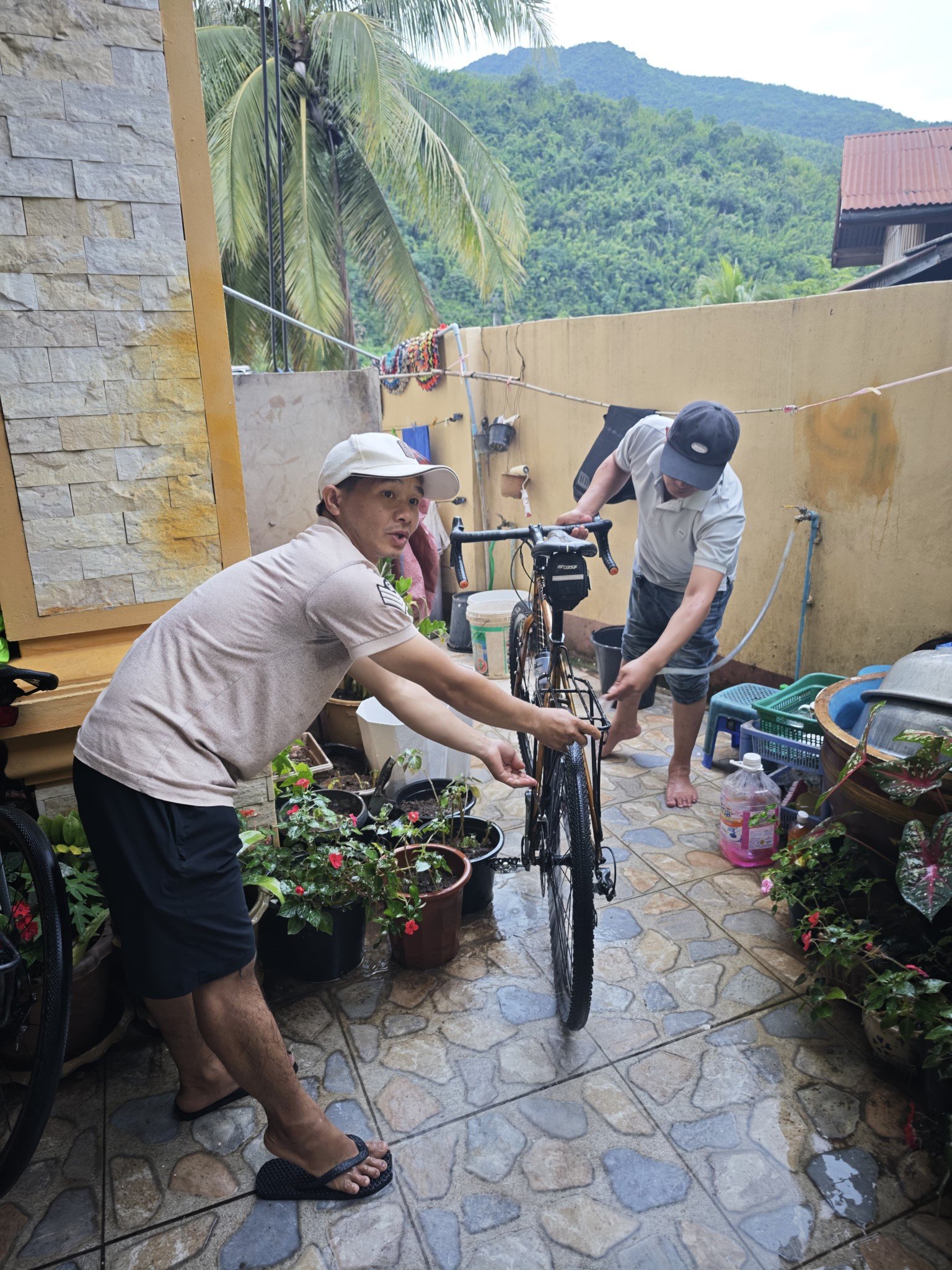 25 Days Cycling and Trekking from Luang Prabang to Hanoi